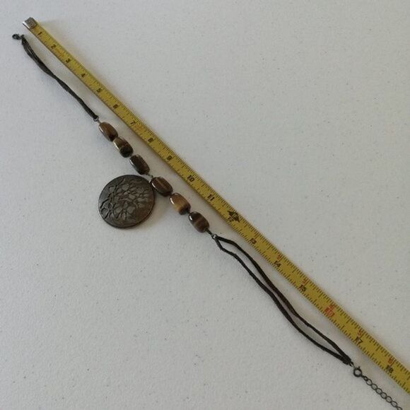 Avon Brass Floral Cutout Medallion Pendant Tiger's Eye Beaded Necklace - Picture 11 of 11